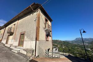 CASA SEMINDIPENDENTE A CAPRIGLIA IRPINA