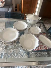 Servizio piatti con zuppiera