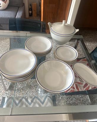 Servizio piatti con zuppiera