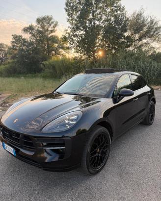 Noleggio porsche macan gts