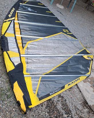 Vela windsurf Naish 8.8