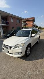Toyota RAV4 2.2 D-4D (2011)