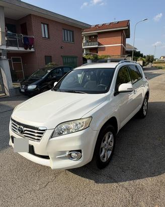 Toyota RAV4 2.2 D-4D (2011)