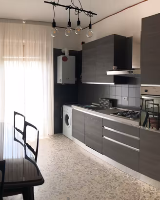 Disponibili camere per studentesse vicino medicina