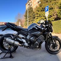 Moto Yamaha FZ1