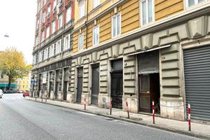 NEGOZIO A TRIESTE