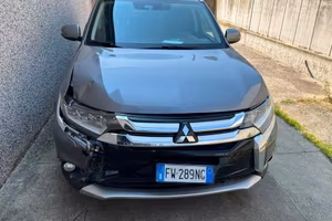 Mitsubishi Outlander 2.2 DI-D 4WD Instyle Plus SDA