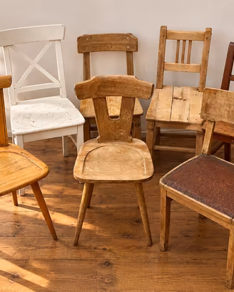 Sedie vintage e rustiche in legno – Lotto misto
