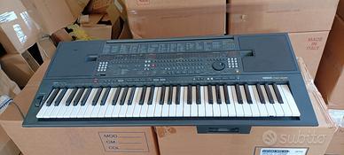 tastiera Yamaha PSR SQ16 + una omaggio per ricambi