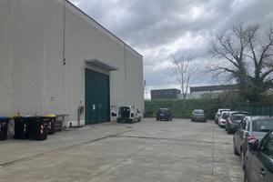 Porzione di capannone di 430 mq altezza 8mt