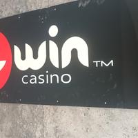 Insegna Play for win casino