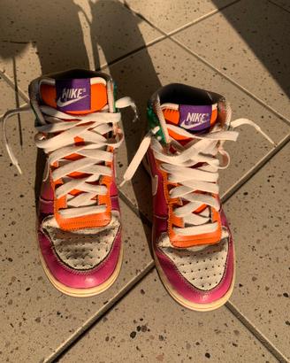 Nike colorate