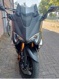 moto yamaha Tmax dx 530