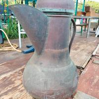 brocca fatta a mano in rame 