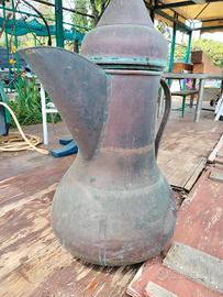 brocca fatta a mano in rame 