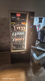 Distributore automatico bibite e snack