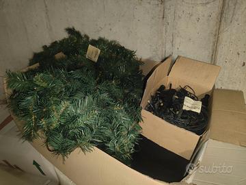 Addobbi, ghirlande decorative con catena di luce