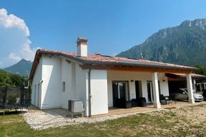 Villa singola. Velo d'Astico. Recentissima A4