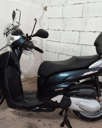HONDA SH300