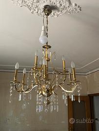 Lampadario classico in ottone e cristallo