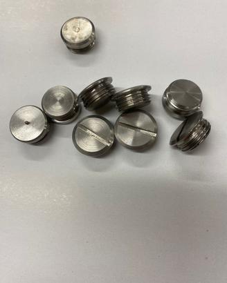 Tappi filettati nuovi 10 pz 1€