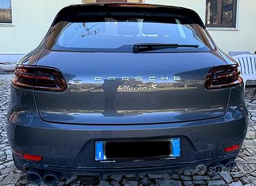 Porsche Macan S