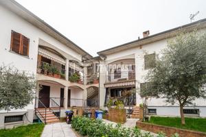 QUADRILOCALE CON GIARDINO A PONTE TARO