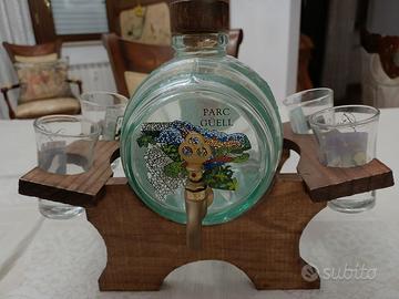 Botticella in vetro con rubinetto e bicchieri