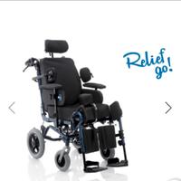 Carrozzina per anziani e disabili