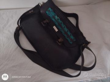 Borsa artigianale in gomma