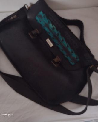 Borsa artigianale in gomma