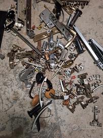 ferramenta  per porte è cassetti 