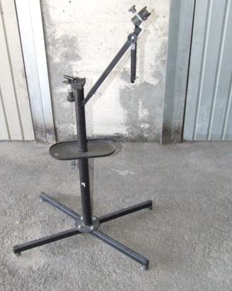 Cavalletto per riparazione bici