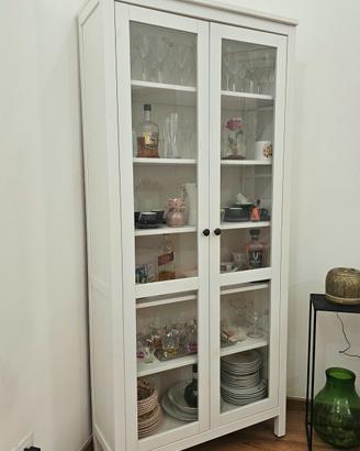 Ikea madia , vetrina , tavolino