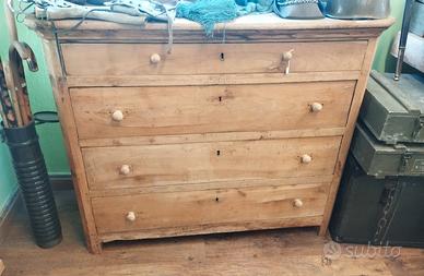 cassettone antico legno chiaro