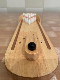 Bowling da tavolo in legno.