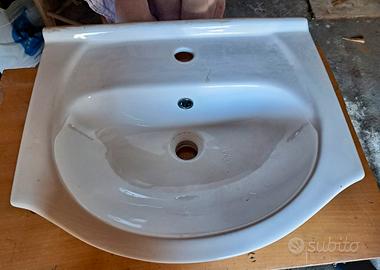 Lavandino in ceramica