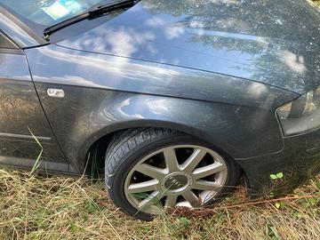 PARAFANGO ANTERIORE DESTRO AUDI A3 Serie (8P1) PAR