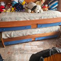 Regaliamo letto a castello piú letto singolo