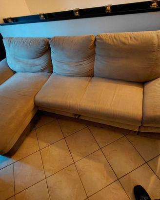 DIVANO LETTO 100 EUROO TRASPORTO GRATIS NEI 20 KM