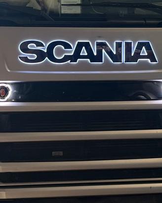 Scritta Scania retroilluminata