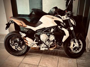 Mv Agusta Brutale solo 9.800 km