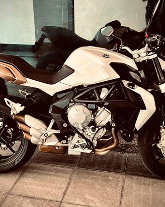 Mv Agusta Brutale solo 9.800 km