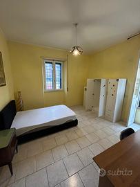 Camera x solo studente uomo