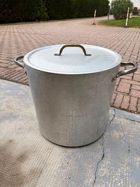 pentola grande in alluminio