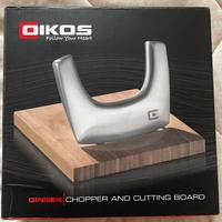 Tagliere in legno con mezzaluna acciaio Oikos