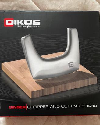 Tagliere in legno con mezzaluna acciaio Oikos
