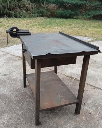 tavolo da lavoro con morsa anni 70 