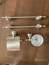 Kit accessori bagno acciaio e vetro satinati