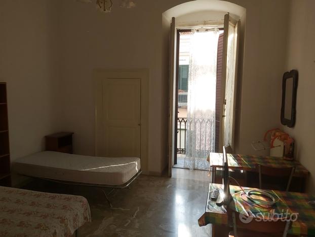 Ampia camera singola in centro